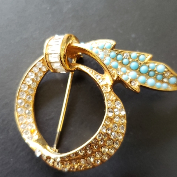 Vintage DeNicola Faceted Cut Glass Turtle Brooch – Goldtone  Vintage Rare DeNicola stamped Stone pin.
